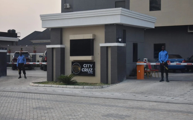 City Cruz Hotel