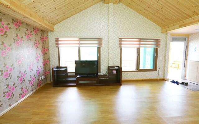 Jindo Sansaesori Pension