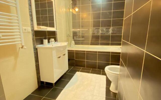 New Ultracentral Bedroom and Living Apartment Lev Tolstoi
