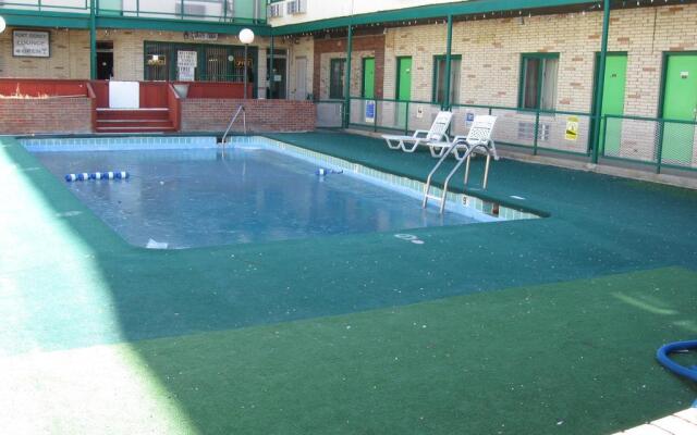 Rodeway Inn & Suites Sidney Historic Downtown I-80