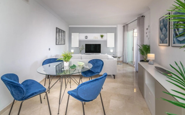 Comfy And Stylish Puerto Banus Apartment
