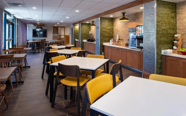 Fairfield Inn & Suites by Marriott Bakersfield Central