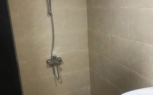 Modern Studio at Dau heights Compauend