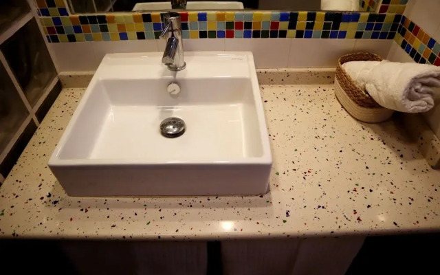 3 Bed room flat with Sea & Mountain View