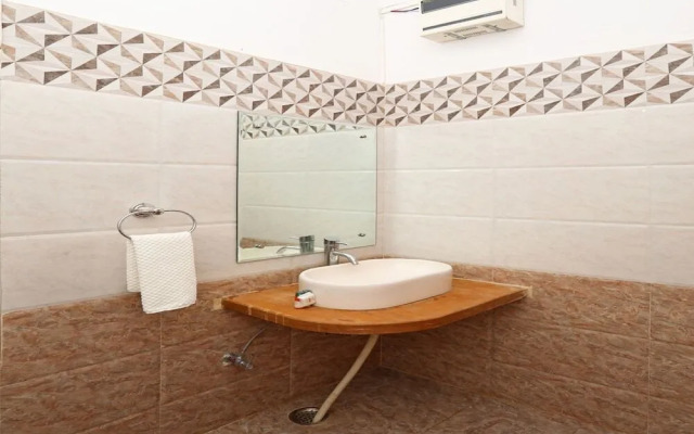 Hotel Heera Court