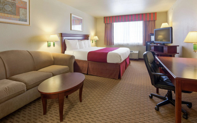 SureStay Plus Hotel by Best Western Quanah