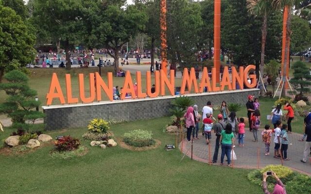Semeru Hostel Malang - Adults Only