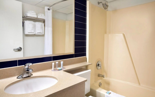 Travelodge by Wyndham Edmonton West