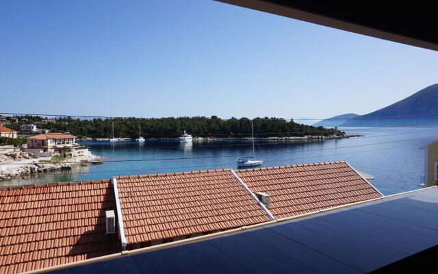 Faros Suites - Adults Only