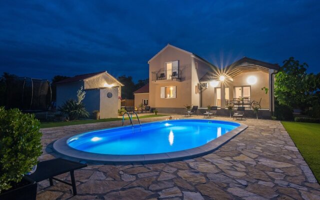 Villa Josipa-with Pool and Beautiful Garden