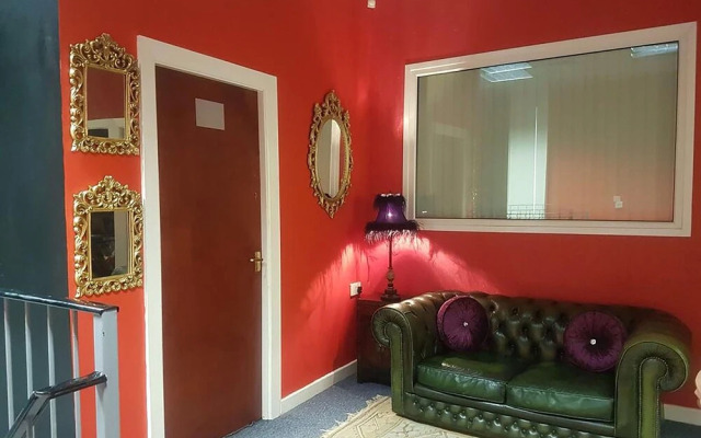 Manchester Party Pad