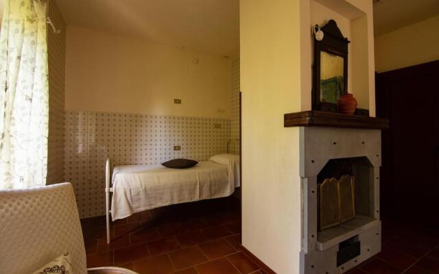 Wonderful Private Villa With Wifi, Private Pool, TV, Terrace, Pets Allowed, Parking, Close to Arezzo