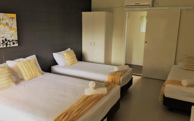 Cardwell at the Beach – Guest Rooms – Cardwell
