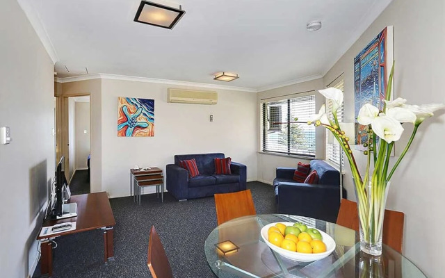 Scarborough Beach Front Resort - Shell Seven