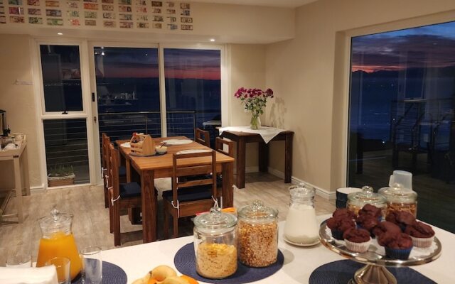 Boulders Blue Bed and Breakfast