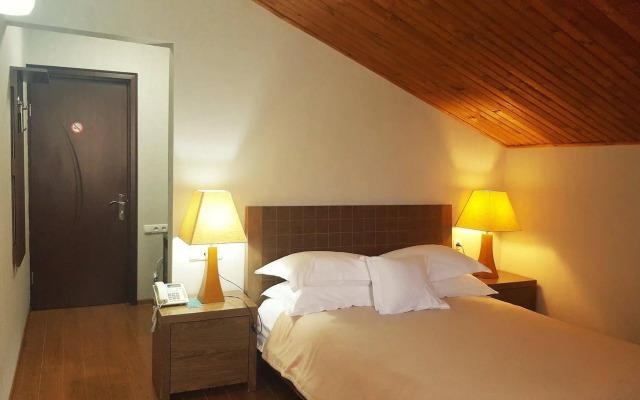 Hotel Crystal