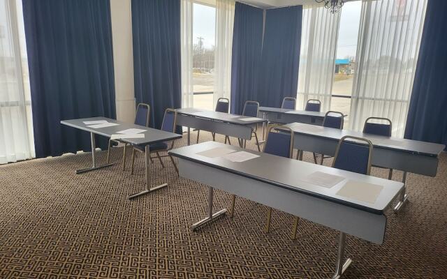 Blue Ribbon Inn and Suites