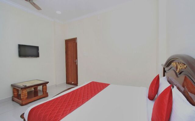 OYO 10777 Home Compact 2BHK Anna Salai