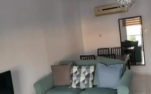 Iris Village apt 202