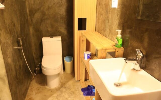 1975 Chongyu Hostel