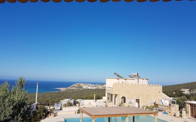 Villa With 5 Bedrooms in Bizerte, With Wonderful sea View, Private Poo