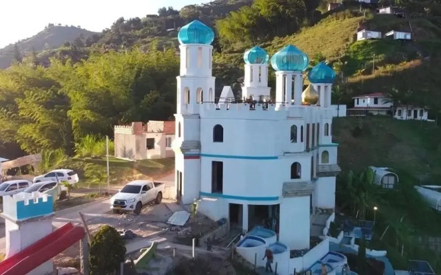 Hotel y Termales Castillo del Lago