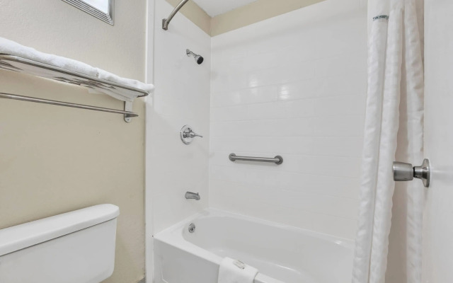 Super 8 by Wyndham Morganton