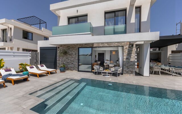 Louis Chris Le Mare Gold Luxury Villa