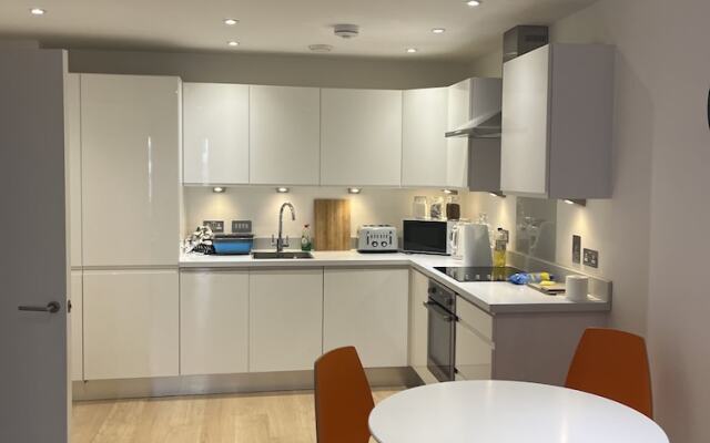 Remarkable 2-bed Apartment in Southampton