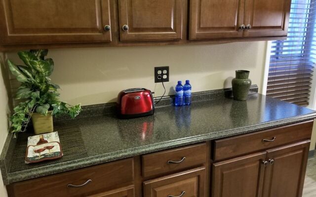 Silver Horseshoe Inn