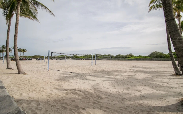 Deluxe Beach Apt