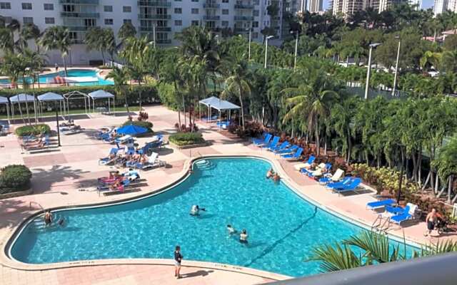 Ocean Reserve Piso 7 STR-310