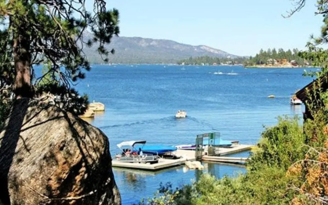 GetAways at Snow Lake Lodge