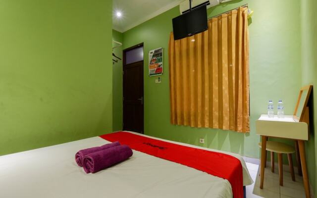 RedDoorz near Universitas Diponegoro 2