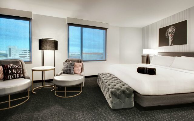 The Rose Hotel Chicago O’Hare, Tapestry Collection by Hilton
