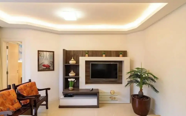 Apt w/ 3BR & BBQ 350m From the Beach Lam0601