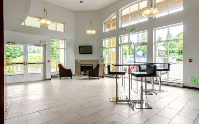 Holiday Inn Select - Peachtre