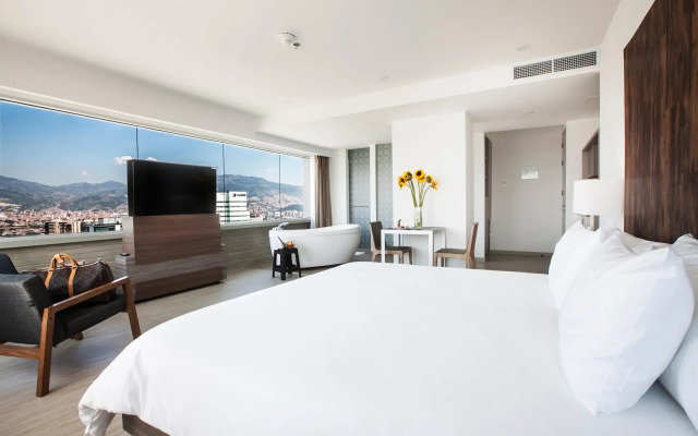 V Grand Hotel, a member of Radisson Individuals
