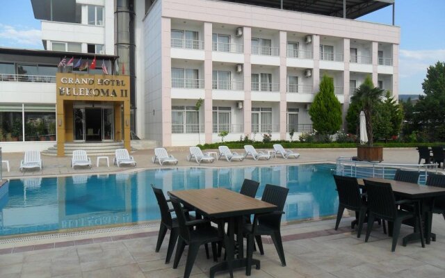 Lake Li̇fe Hotel