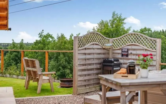 Lochinvar - Clydesdale Log Cabin with Hot Tub