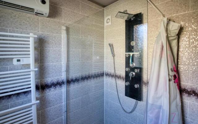 Villa Naïs 126m2-Zen-Salle Cinéma-Piscine