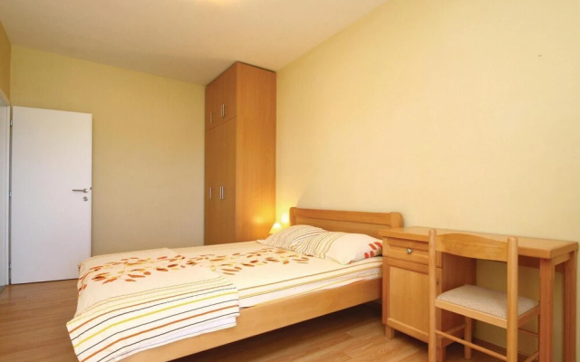 Amazing Home in Srima With Wifi and 2 Bedrooms