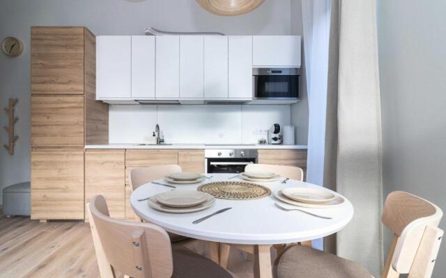 Magic Pines Apartment, By Cohost