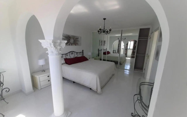 Tango House