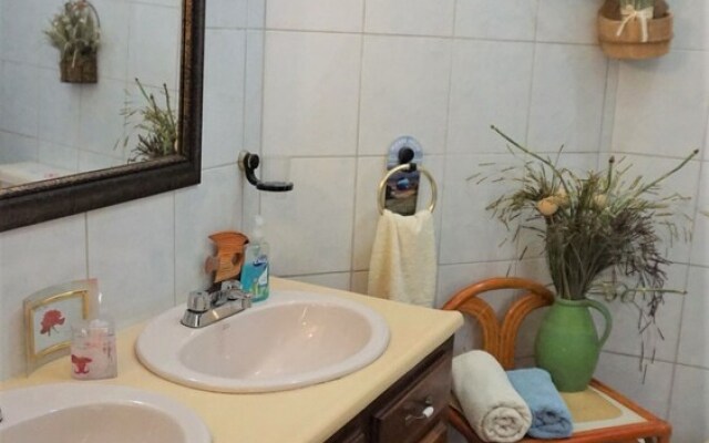 2 Bedroom 'Bird Watching Vacation' Villa