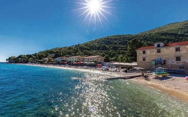 Amazing Home in Lovran With 2 Bedrooms and Wifi