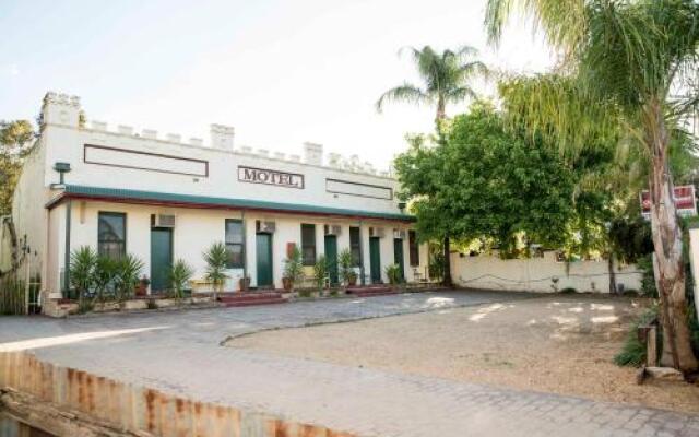 Tocumwal Hotel Motel ("The Palms")