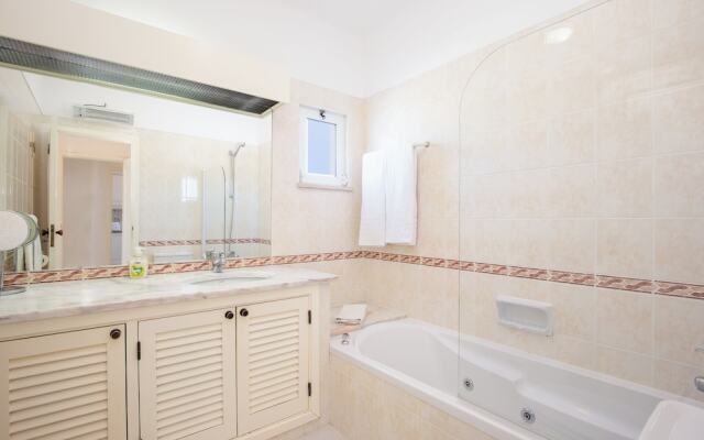 Amazing 2-bedroom Appartment With big Terrace!