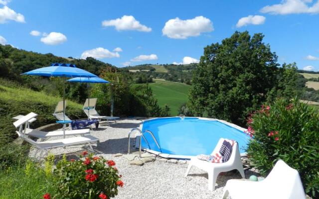 Rosa nel Pozzo Apartments and B&B