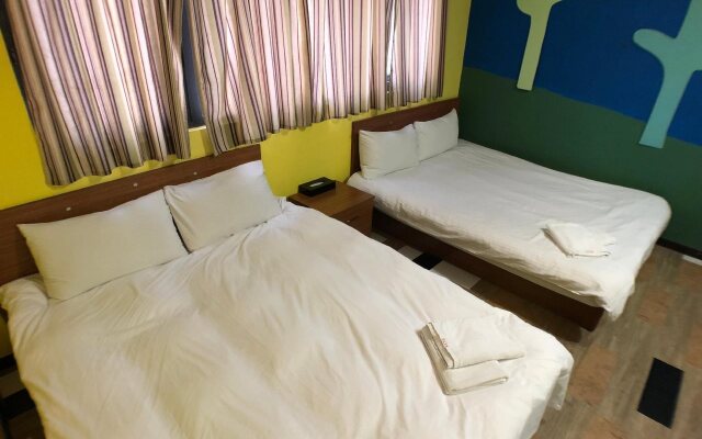 Taichung Calfhouse Hostel